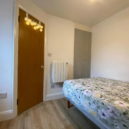 Promo Modern 1-Bedroom Flat Near Crokepark And Citycentre Dublin Exterior photo