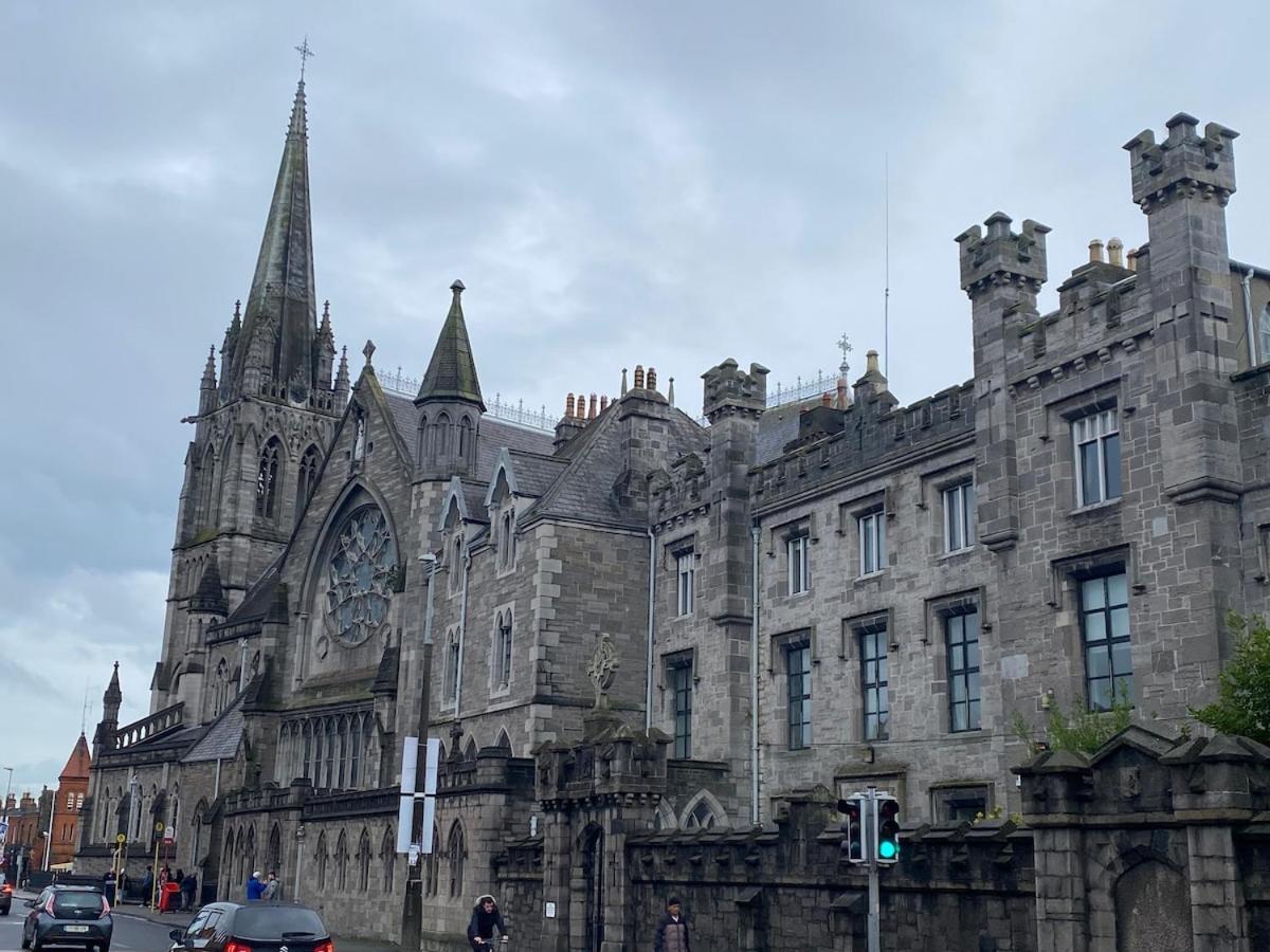 Apartamento Promo Modern 1-bedroom Flat Near Crokepark And Citycentre